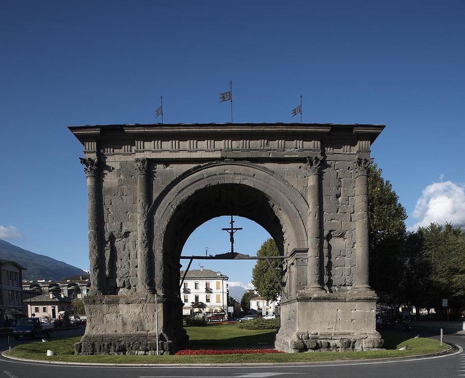 Apartamento Maison Bibian Aosta Exterior foto